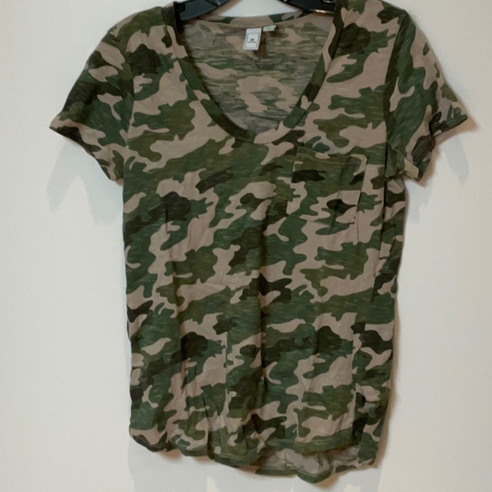 Susina green and tan camouflage tshirt size small